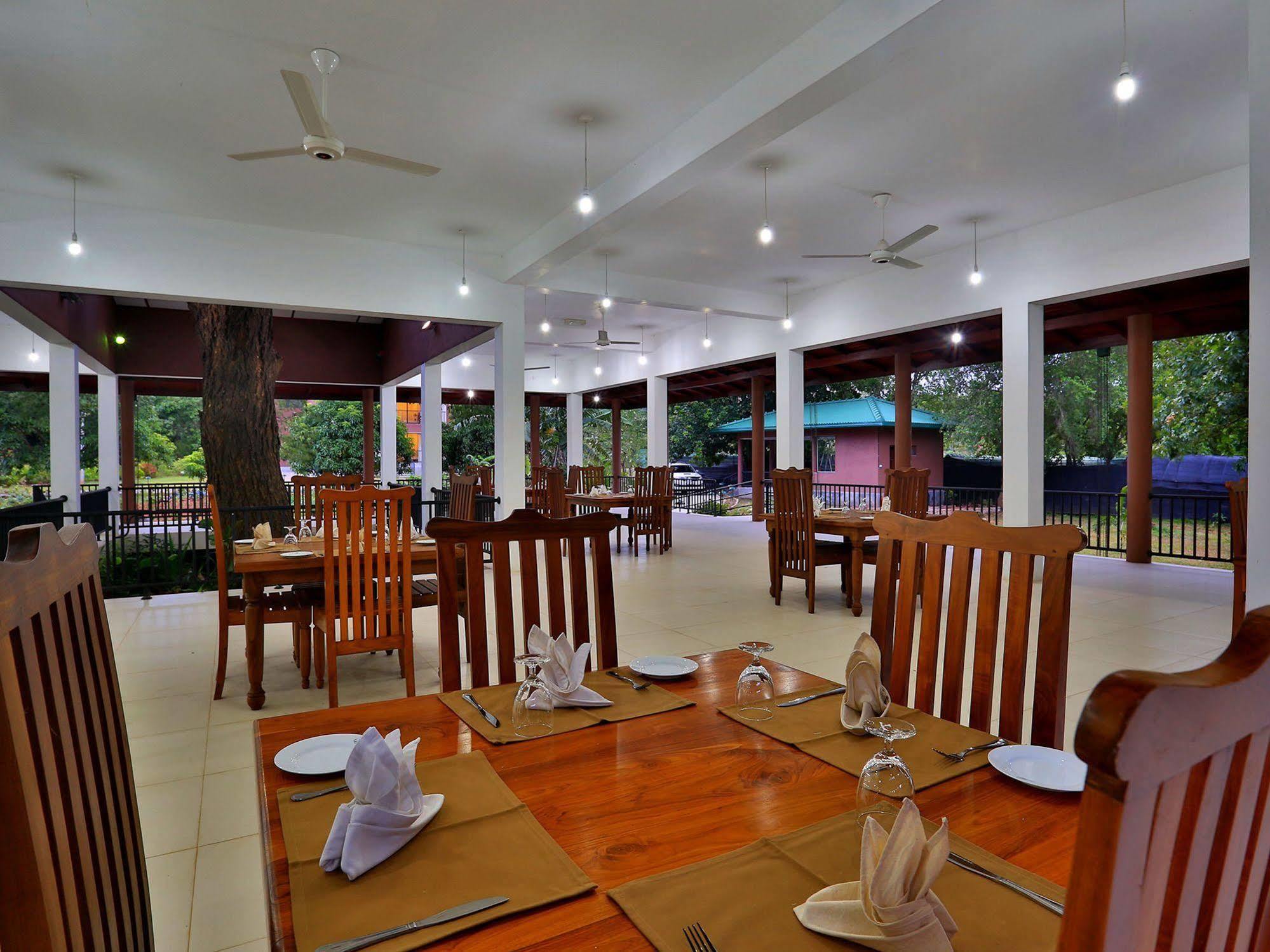 Grand & Gangula Hotel Dambulla Ngoại thất bức ảnh