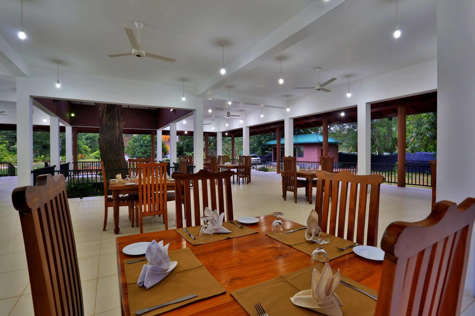 Grand & Gangula Hotel Dambulla Ngoại thất bức ảnh